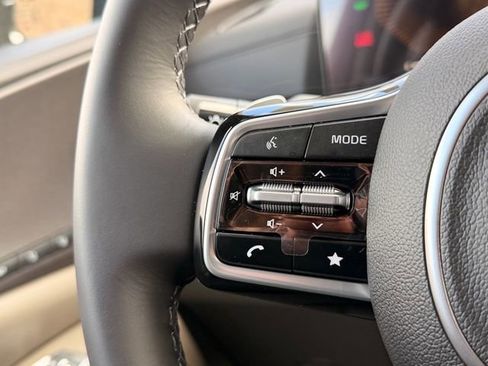 New 2026 Kia Carnival EX FWD image 17
