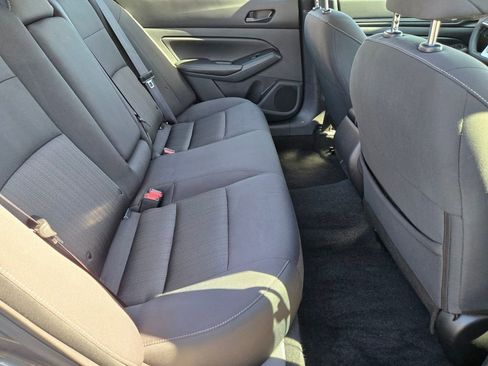 Certified 2025 Nissan Altima 2.5 SV FWD image 17