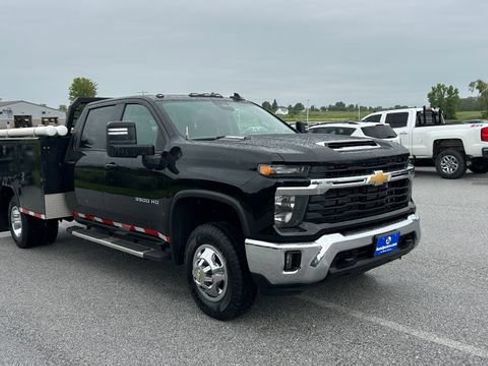 Certified 2024 Chevrolet Silverado 3500 LT w/ Convenience Package AWD/4WD image 3