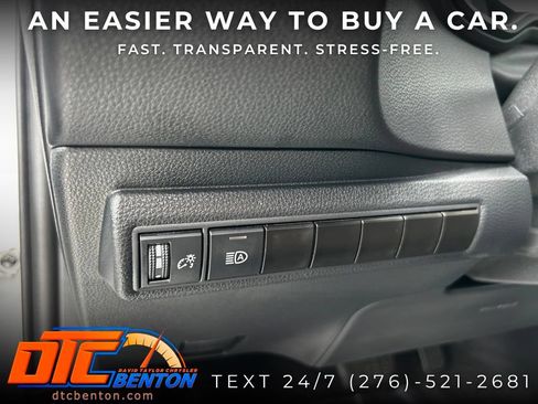 Used 2024 Toyota Corolla SE FWD image 13