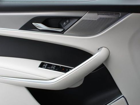 New 2026 Jaguar F-PACE R-Dynamic S image 18