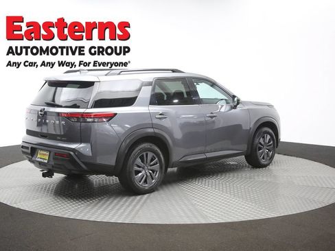 Used 2022 Nissan Pathfinder SV AWD/4WD image 44