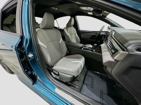 Used 2025 Toyota Camry SE w/ Convenience Package FWD image 27