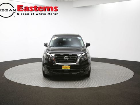 Used 2024 Nissan Pathfinder S image 64