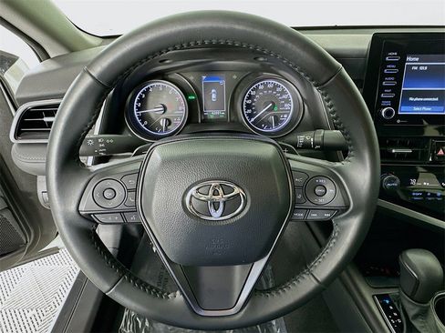 Used 2023 Toyota Camry SE image 11