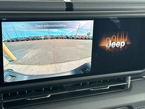 New 2026 Jeep Gladiator Sport AWD/4WD image 17