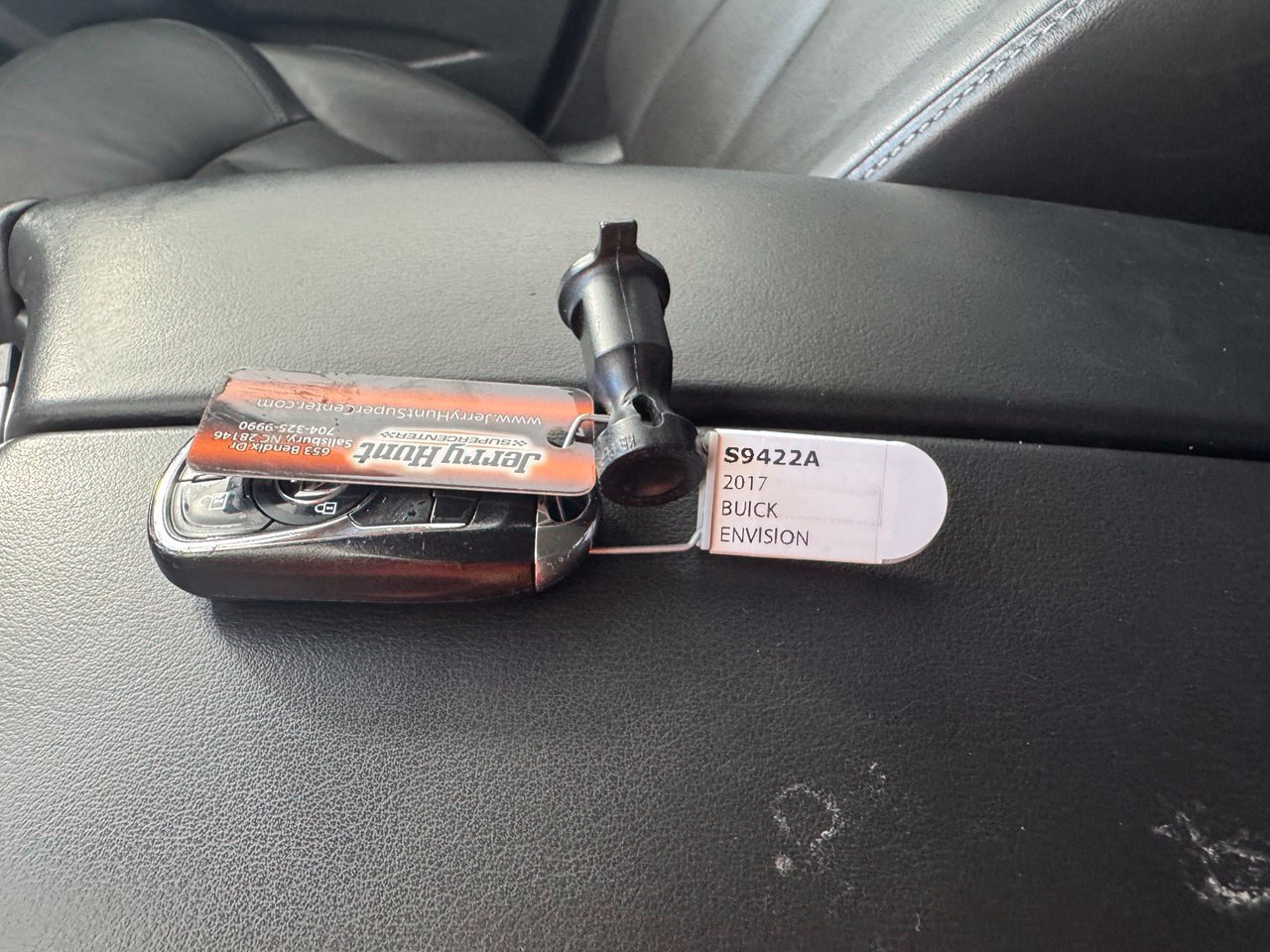 Used 2017 Buick Envision Essence FWD image 3