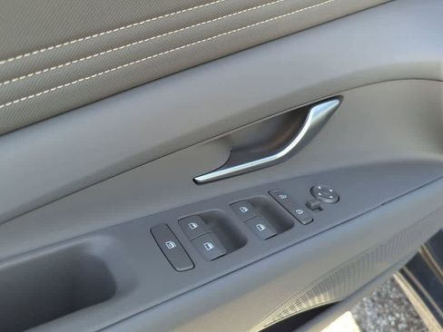 New 2026 Hyundai Elantra Sport FWD image 17