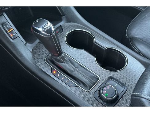 Used 2019 GMC Acadia SLT image 24