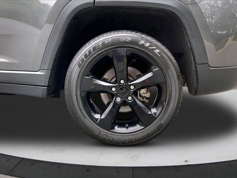 Certified 2023 Jeep Grand Cherokee Altitude AWD/4WD image 35