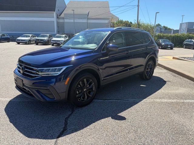 Used 2024 Volkswagen Tiguan SE AWD/4WD image 8