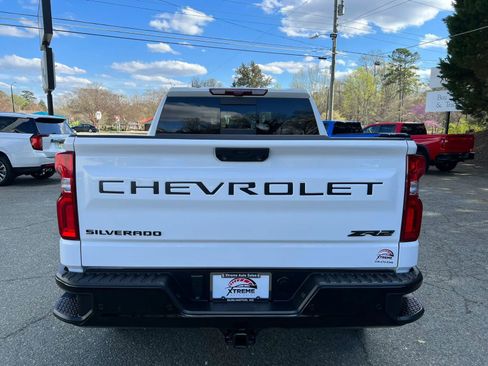 Used 2023 Chevrolet Silverado 1500 ZR2 w/ Technology Package image 5