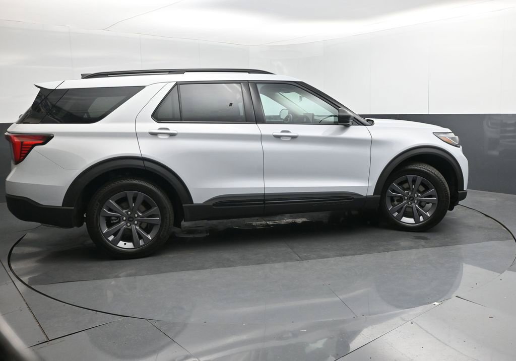 New 2026 Ford Explorer Active w/ Active Comfort Package AWD/4WD image 32