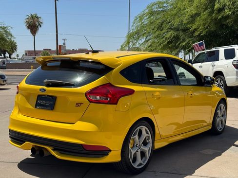 Used 2017 Ford Focus ST FWD image 6