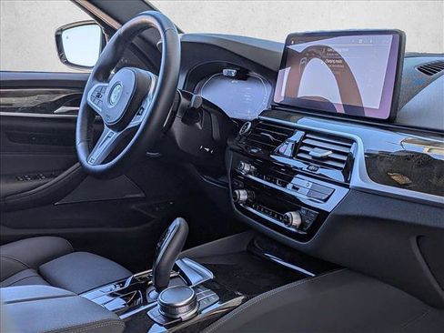 Used 2023 BMW 530e w/ M Sport Package image 23