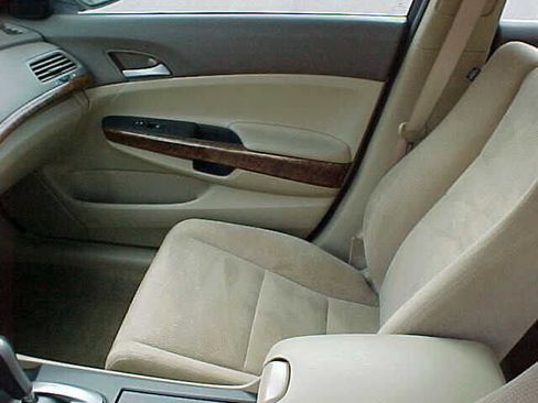 Used 2010 Honda Accord EX image 17