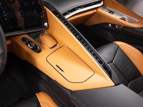 Used 2024 Chevrolet Corvette Stingray Premium Cpe w/ Z51 Performance Package RWD image 29