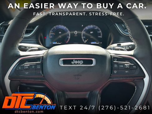 Used 2025 Jeep Grand Cherokee Altitude AWD/4WD image 15