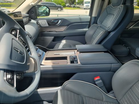Certified 2022 Lincoln Navigator L Black Label AWD/4WD image 14
