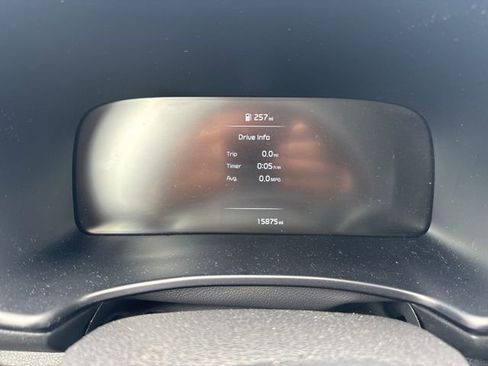 Certified 2025 Kia Soul LX w/ LX Technology Package FWD image 13