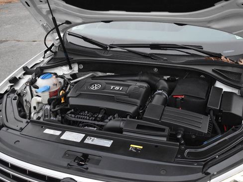 Used 2017 Volkswagen Passat 1.8T SE FWD image 34