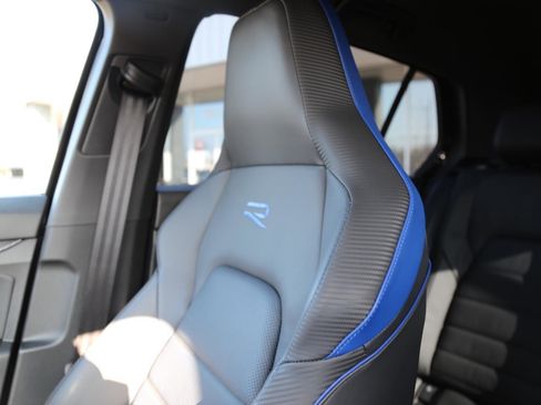 Used 2024 Volkswagen Golf R image 19