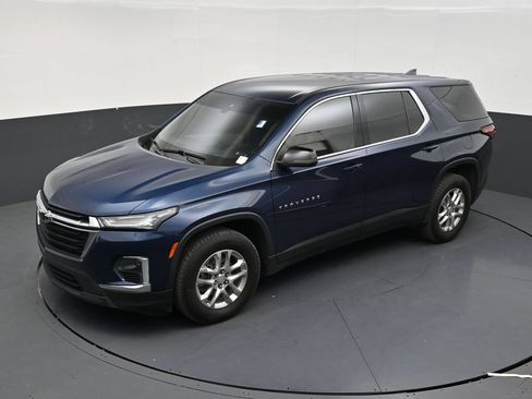 Used 2022 Chevrolet Traverse LS FWD image 12