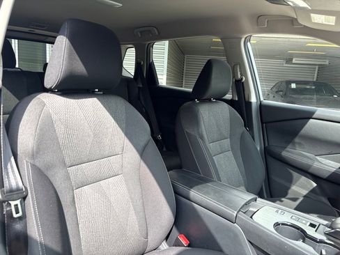 Used 2025 Nissan Rogue SV FWD image 16