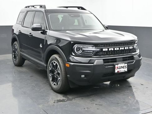 New 2025 Ford Bronco Sport Outer Banks image 2