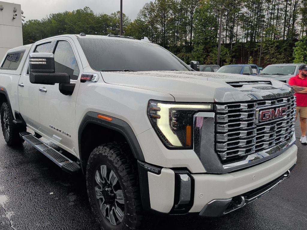 Used 2024 GMC Sierra 2500 Denali w/ Denali Reserve Package AWD/4WD image 4