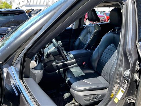 Used 2021 Toyota Highlander XLE AWD/4WD image 10