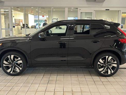 New 2026 Volvo XC40 B5 Ultra w/ Protection Package Premier image 8