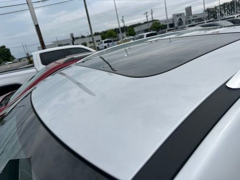 Used 2021 Buick Enclave Premium w/ Sun and Sites Package FWD image 30