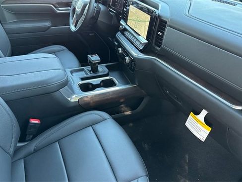 New 2026 GMC Sierra 1500 SLT w/ SLT Convenience Package image 17