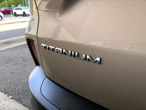 Used 2020 Ford Escape Titanium AWD/4WD image 12