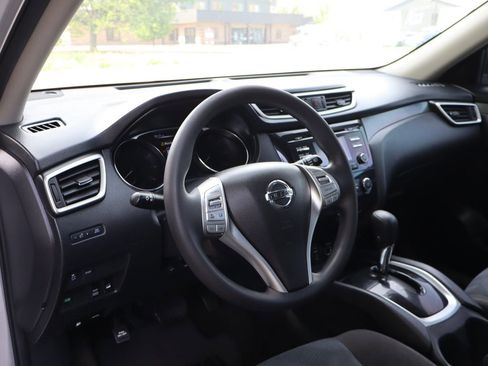 Used 2016 Nissan Rogue S AWD/4WD image 15