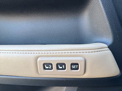 Used 2015 Toyota 4Runner Limited image 25