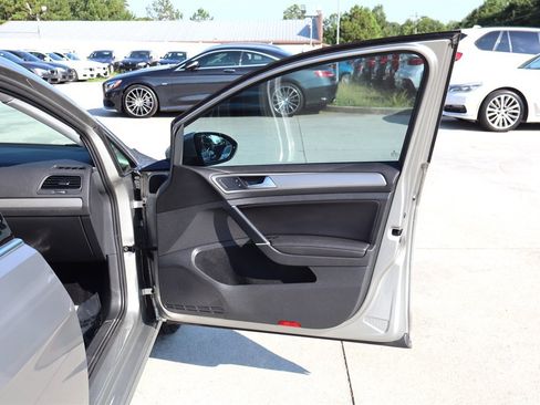 Used 2015 Volkswagen Golf TDI FWD image 29