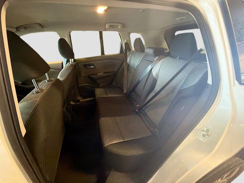 Used 2023 Nissan Rogue SV image 28