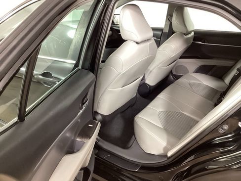 Used 2022 Toyota Camry SE FWD image 23