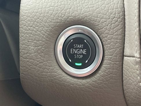 Used 2024 GMC Yukon Denali w/ Denali Reserve Package image 26