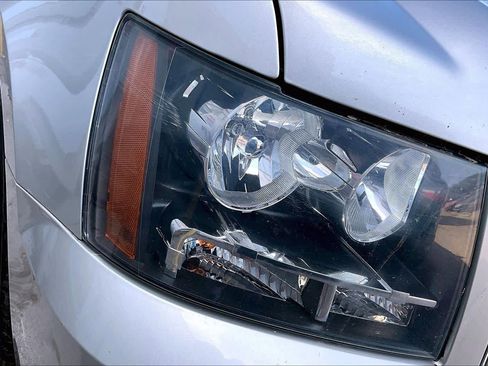 Used 2010 Chevrolet Suburban LT image 26