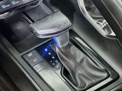 Used 2025 Hyundai Elantra Sport FWD image 29