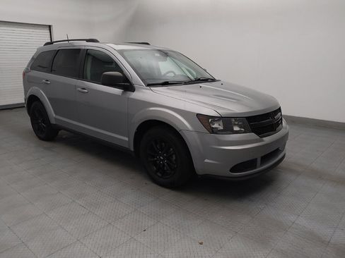 Used 2020 Dodge Journey SE w/ SE Popular Equipment Group FWD image 11