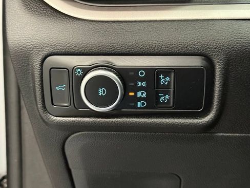 Used 2024 Ford Explorer XLT w/ Equipment Group 202A AWD/4WD image 11
