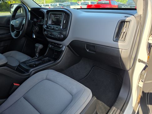 Used 2020 Chevrolet Colorado W/T w/ WT Convenience Package RWD image 17