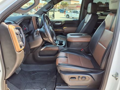 Used 2022 Chevrolet Silverado 2500 High Country w/ Z71 Off-Road Package AWD/4WD image 24