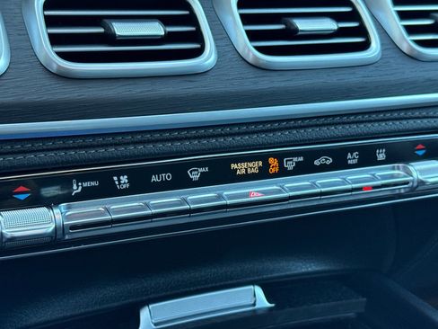 Certified 2024 Mercedes-Benz GLE 450e 4MATIC image 17