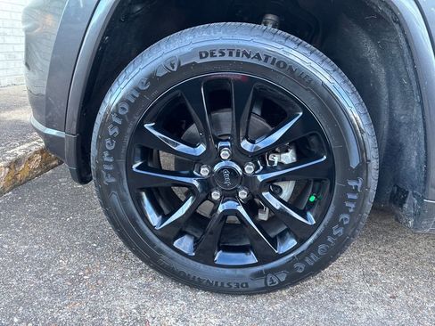 Used 2020 Jeep Grand Cherokee Altitude image 28