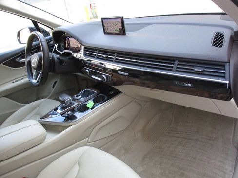 Used 2018 Audi Q7 3.0T Prestige w/ Prestige Package image 17